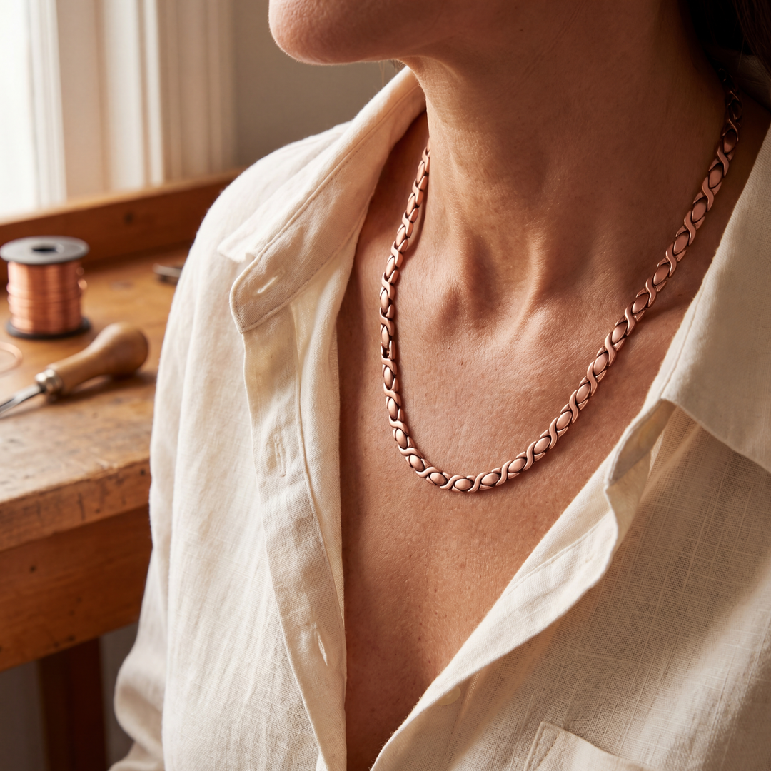 Collier en cuivre de cèdre de Élise Marseille