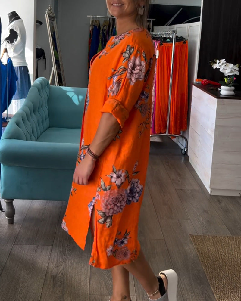 Robe avec boutons et col V imprimé