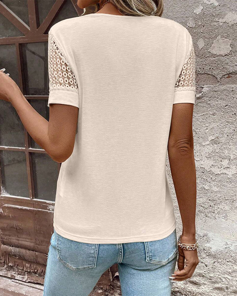 T-Shirt Décolleté en V Dentelle