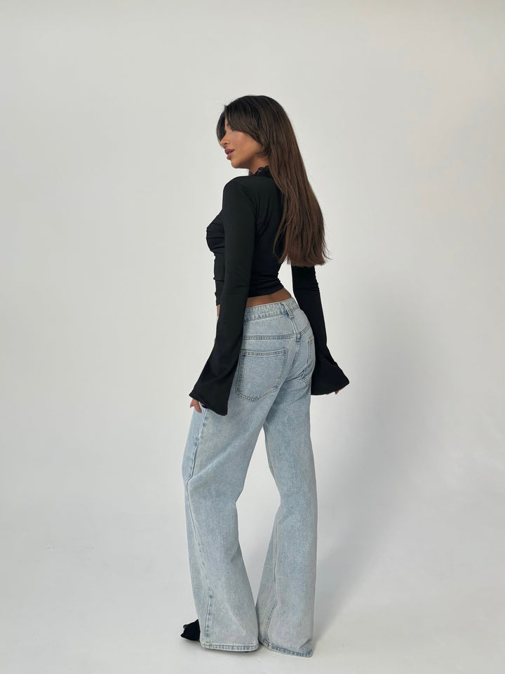 Delphine | NORDIQUE CHIC HAUT EN DENTELLE