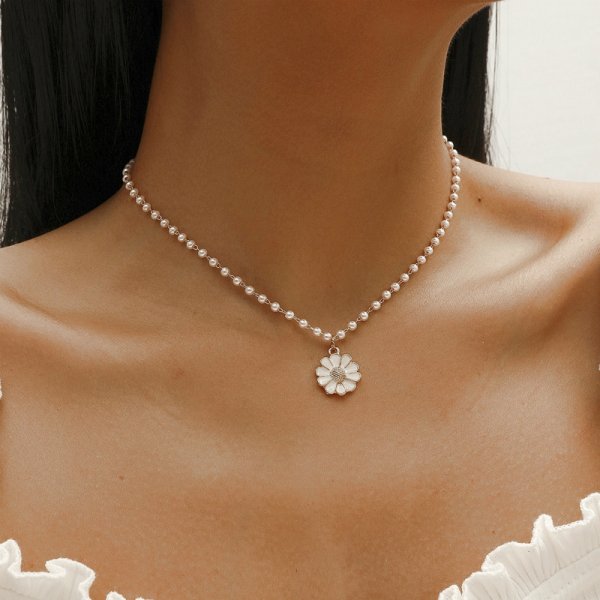 Lucie - Collier Pendentif Marguerite avec Perle