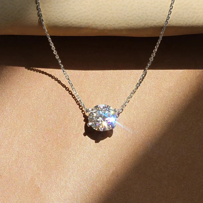 Blanche - Collier Solitaire Élégant en Cristal