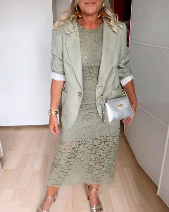 Robe fendue élégante sans manches en dentelle