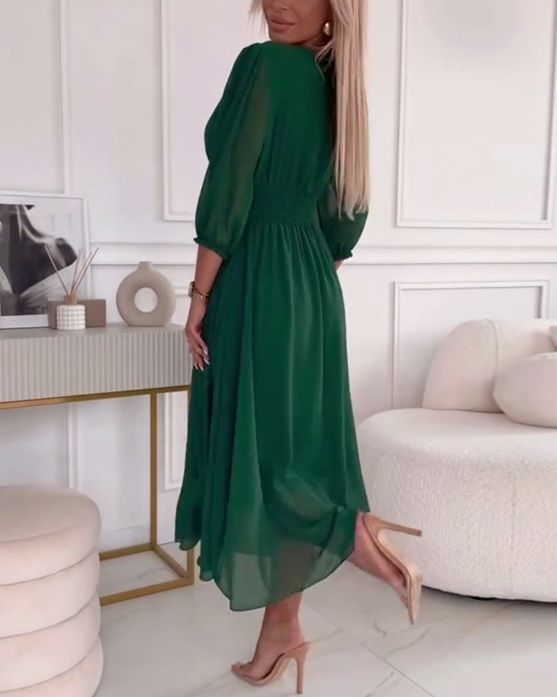 Robe à col en V de couleur unie à la taille