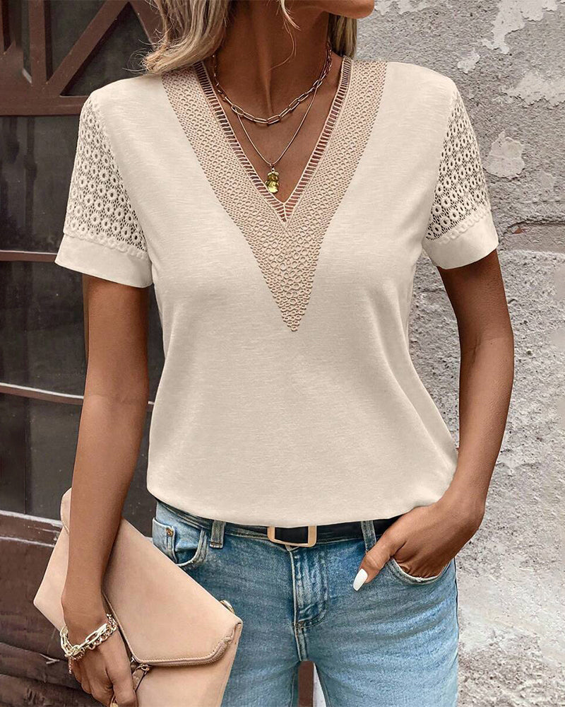 T-Shirt Décolleté en V Dentelle