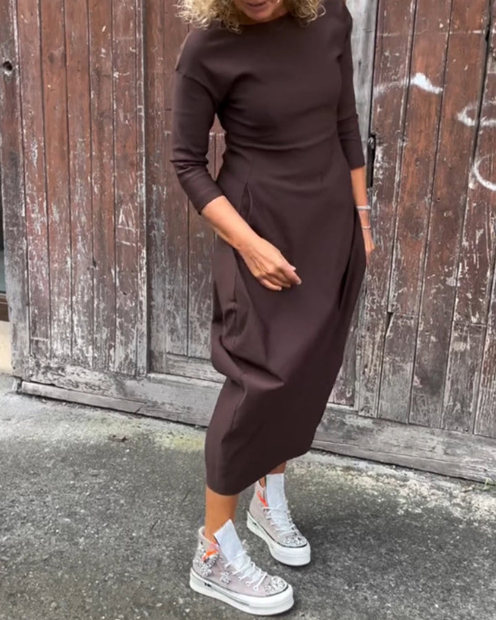 Robe élégante simple à manches longues avec poche de couleur unie