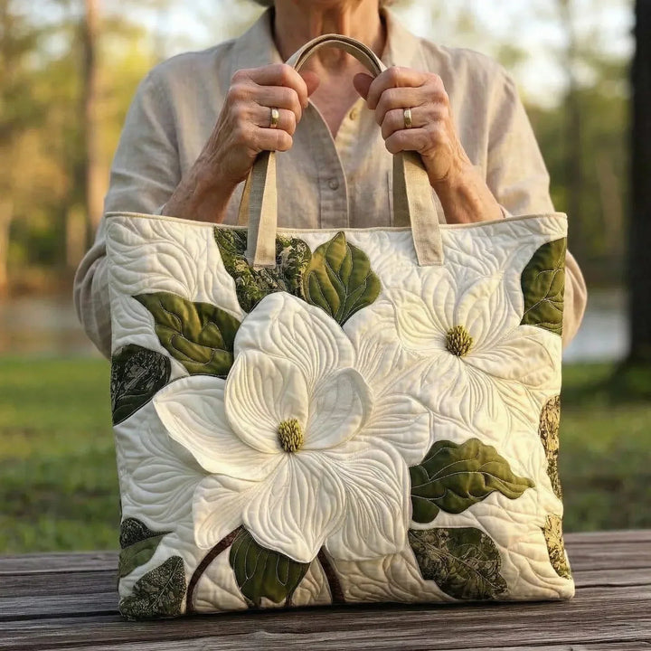 Sac Cabas Artisanal Matelassé - Élégants Lys Blancs