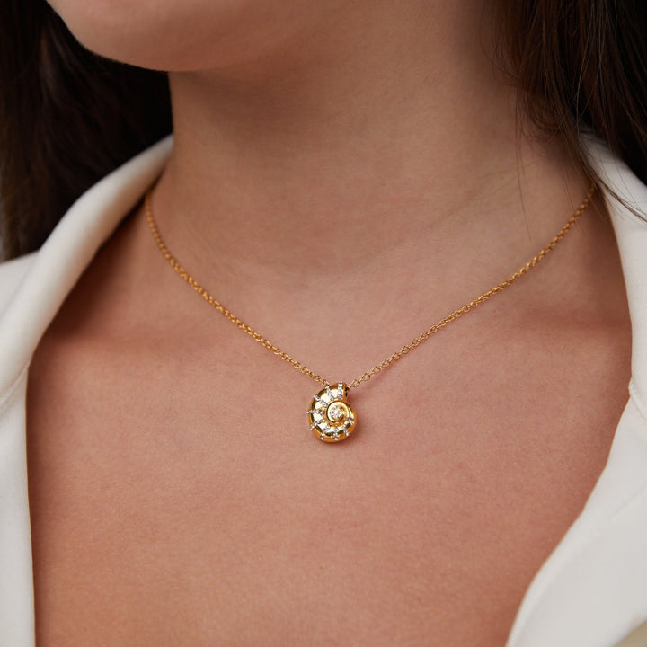 Héloïse - Collier Pendentif Coquillage en Cristal