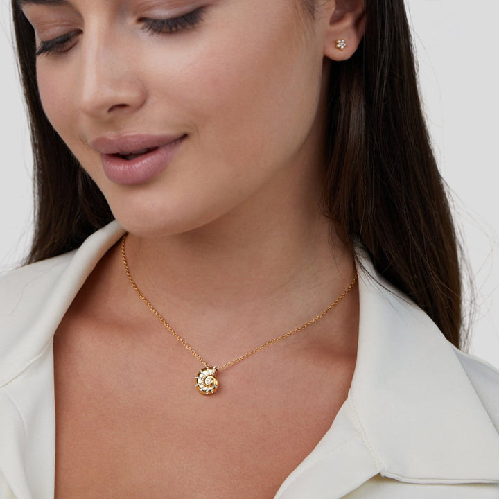 Héloïse - Collier Pendentif Coquillage en Cristal