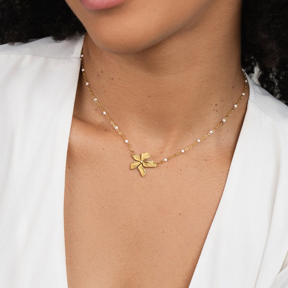 Élodie - Collier Élégant en Or Couleur avec Fleurs