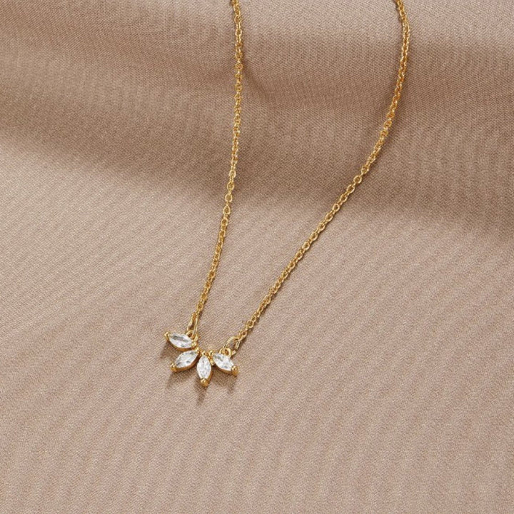 Céleste - Collier Feuille en Cristal